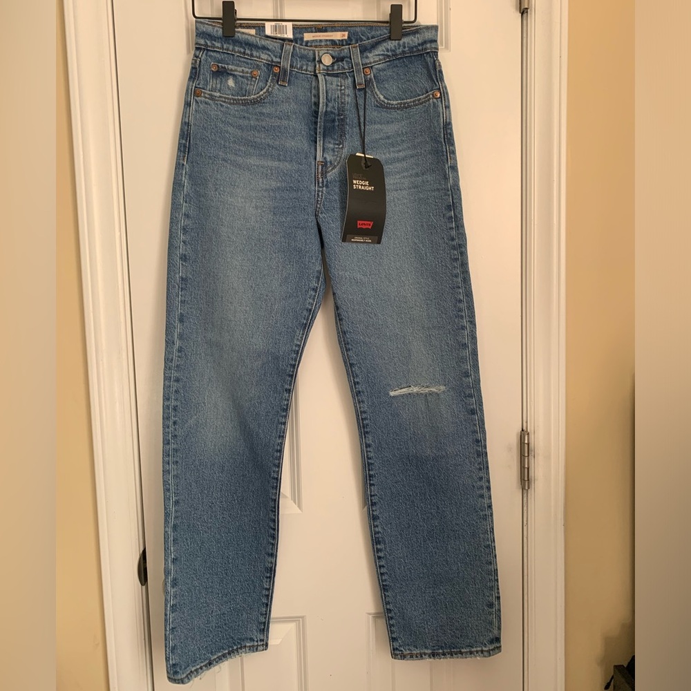 Levi’s Wedgie Straight - 26 x 28 (NWT)